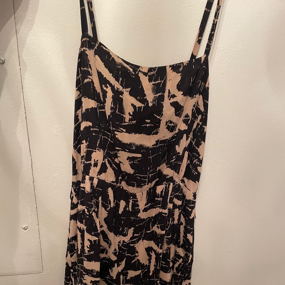 Alice & Olivia Black & Beige Strap Short Romper with Zipper Elastic Cross Back